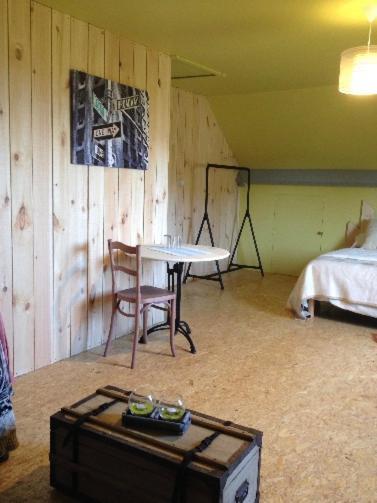 Chambres Chez L'Habitant Couvin Exterior foto